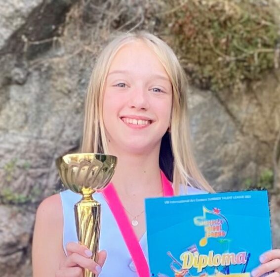  Talentingosios vėžaitiškės Monikos Šepikaitės giedama Tautiška giesmė sujaudino 14 000 žiūrovų