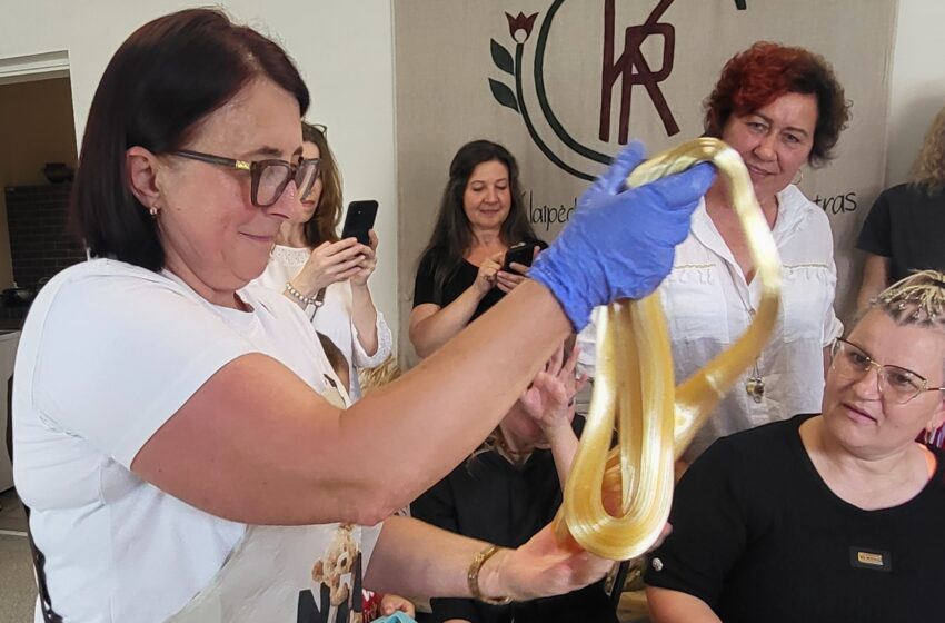  Veiviržėnų kermošiuje kvepėjo šviežia duona
