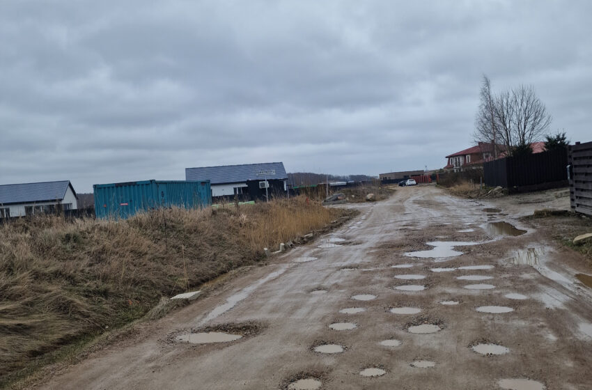  Jakų kasdienybė: prasta infrastruktūra, duobėtos gatvės ir nesibaigiantys pažadai