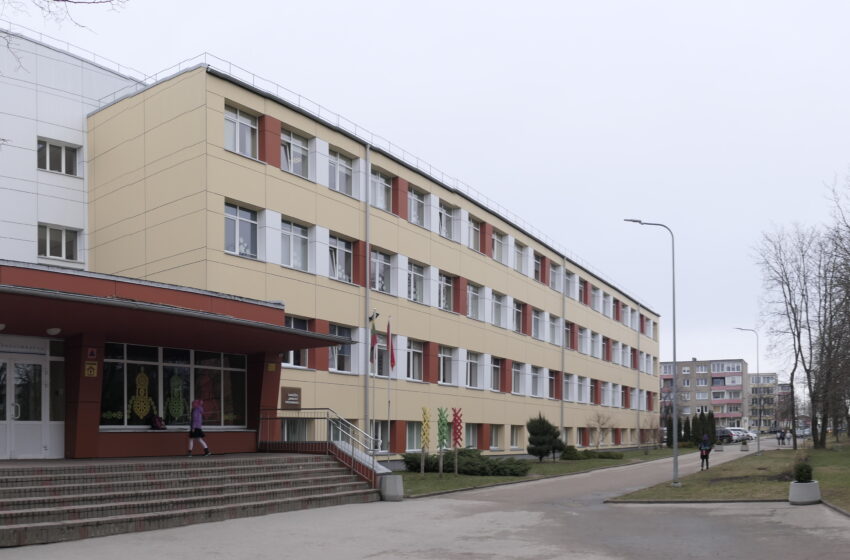  Gargždų „Minijos“ progimnazija – keblių darbo santykių žaizdre