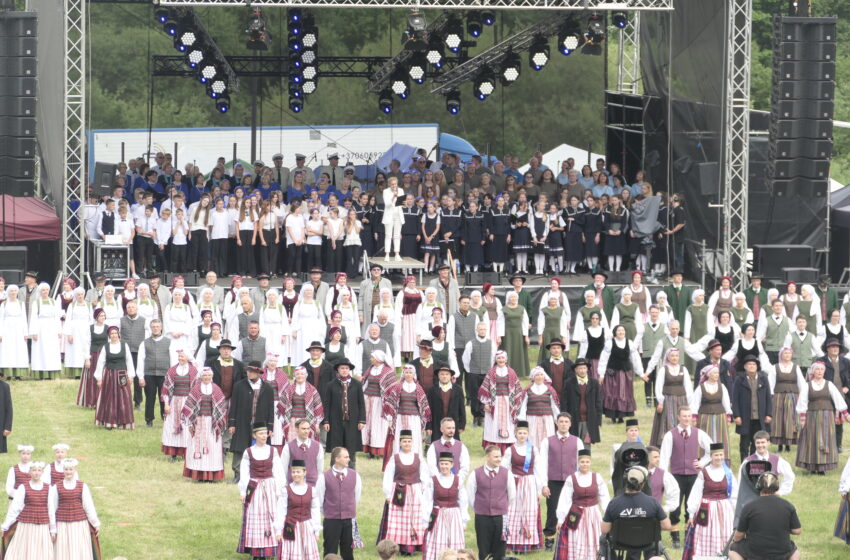  Keturių vandenų kraštas skambėjo Mažojoje dainų ir šokių šventėje