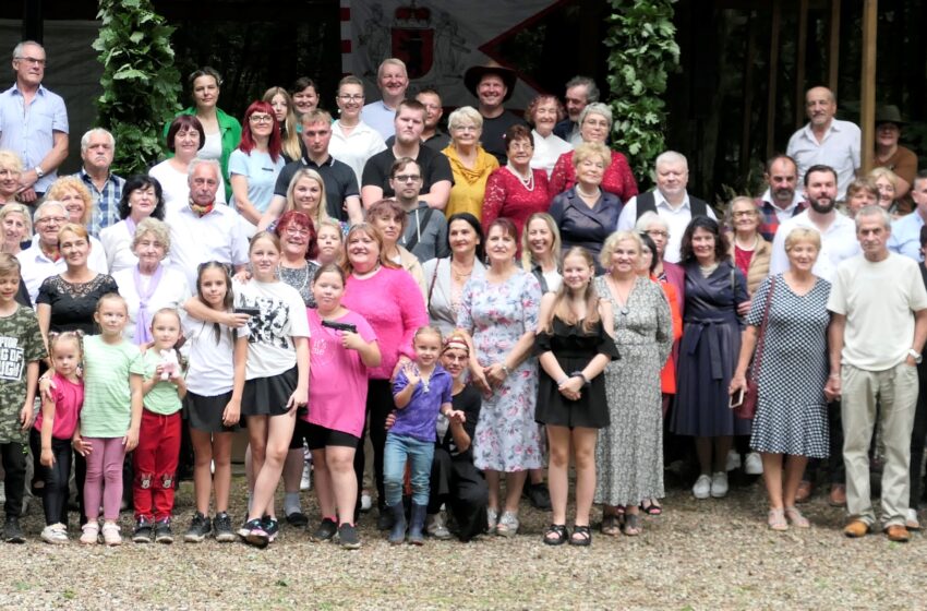  Tėviškės patriotė puoselėja Vaitelių liepų žydėjimo šventę