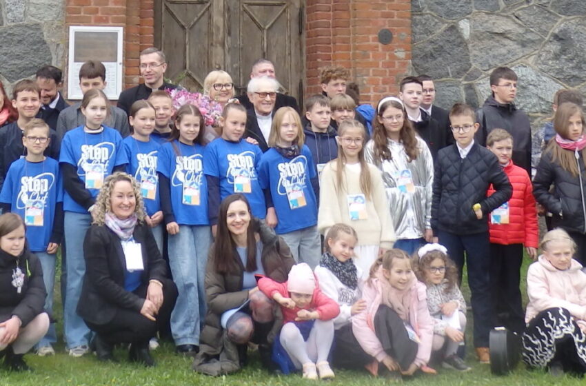  Vilties teikianti „Giesmių giesmelė“ tęsiasi