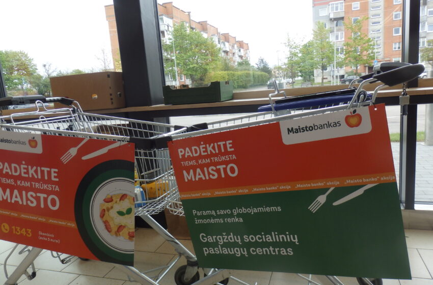  Dosniau aukojo patiriantiems sunkumų