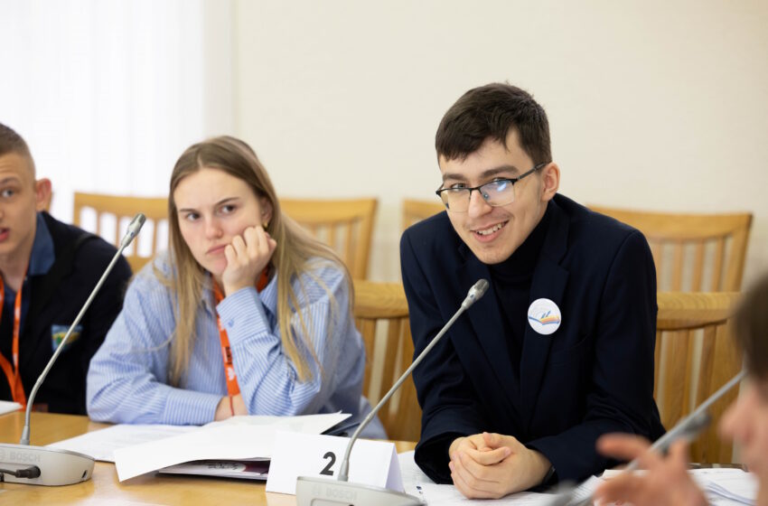  Puikūs vaivorykštiečių  rezultatai Demokratijos žinių konkurse