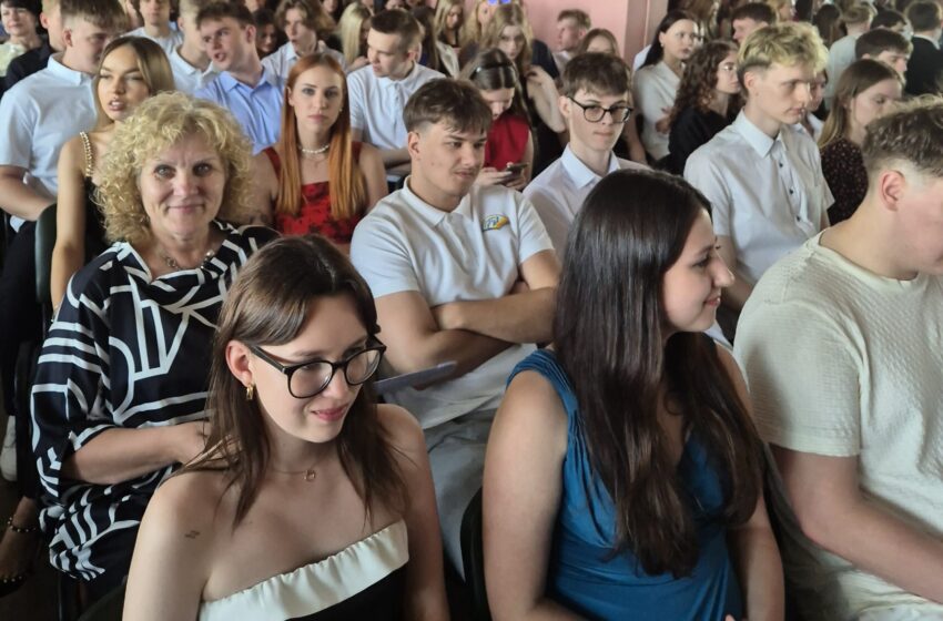  Abiturientai aktyviai ruošiasi brandos egzaminams: laukia įtempta sesija