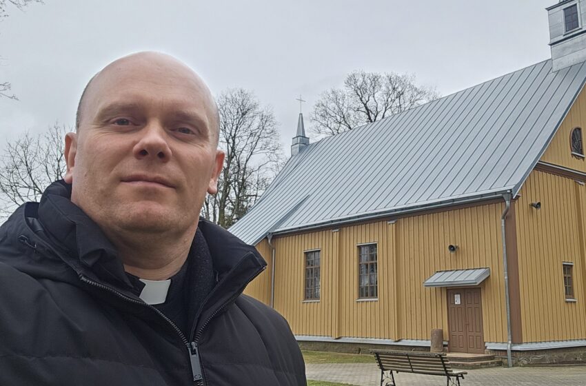  Verbų sekmadienį – sugrįžtuvės į Vėžaičių bažnyčią