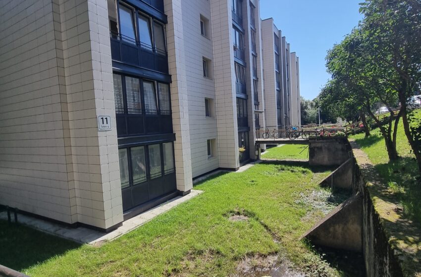  Lietaus vandenys užburia ratą: Gargždų Taikos g. 11 gyventojų problema keliauja iš rankų į rankas