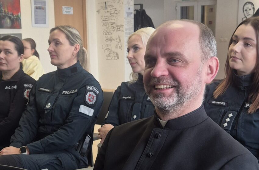  Kunigas M. Stonys: „Kapeliono tarnystė policijoje: esi žmogus, kuris saugai saugančiuosius“