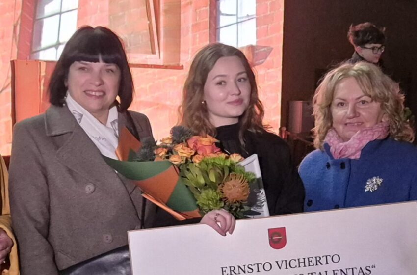  Veiviržėniškė abiturientė – 16-oji E. Vicherto premijos laureatė