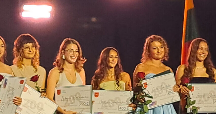  Gargždų abitūros laureatės: ką reiškia šimtukai ir pilietiškumas?