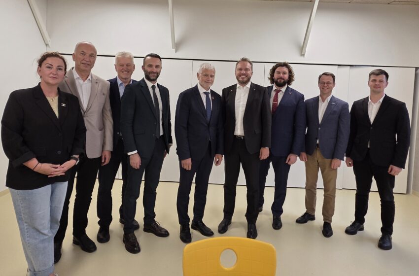  Augančio Sendvario rūpesčiai – prie vieno stalo su ministru ir „Via Lietuva“