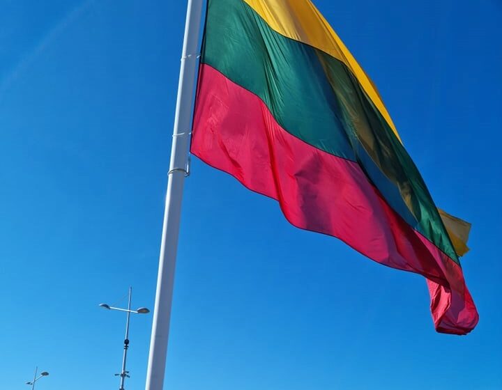  Gargžduose pasitinkant Kovo 11-ąją iškilmingai pakelta Lietuvos valstybės vėliava