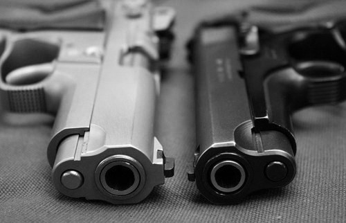  Teismui perduota nelegalių ginklų ir šaudmenų laikymo byla