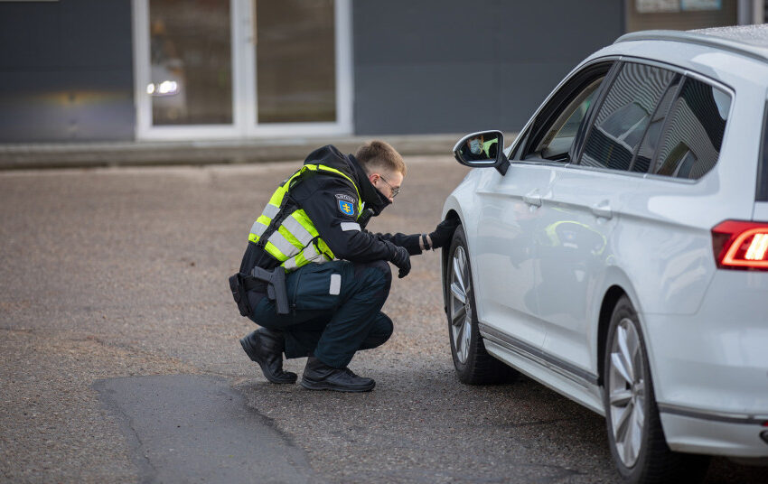  Klaipėdos pareigūnai primena – laikas pasirūpinti tinkamomis automobilių padangomis
