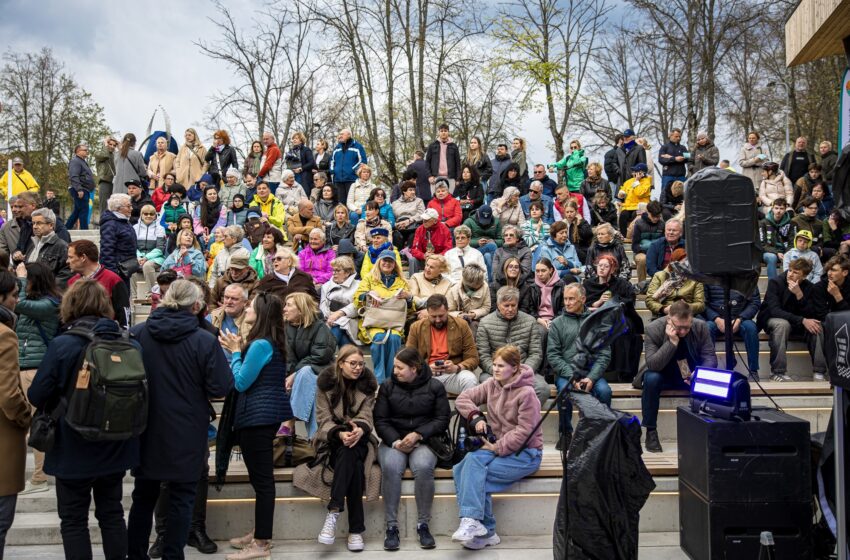  Duris atvėrė pirmasis nepriklausomoje Lietuvoje specialiai jaunimui pastatytas centras