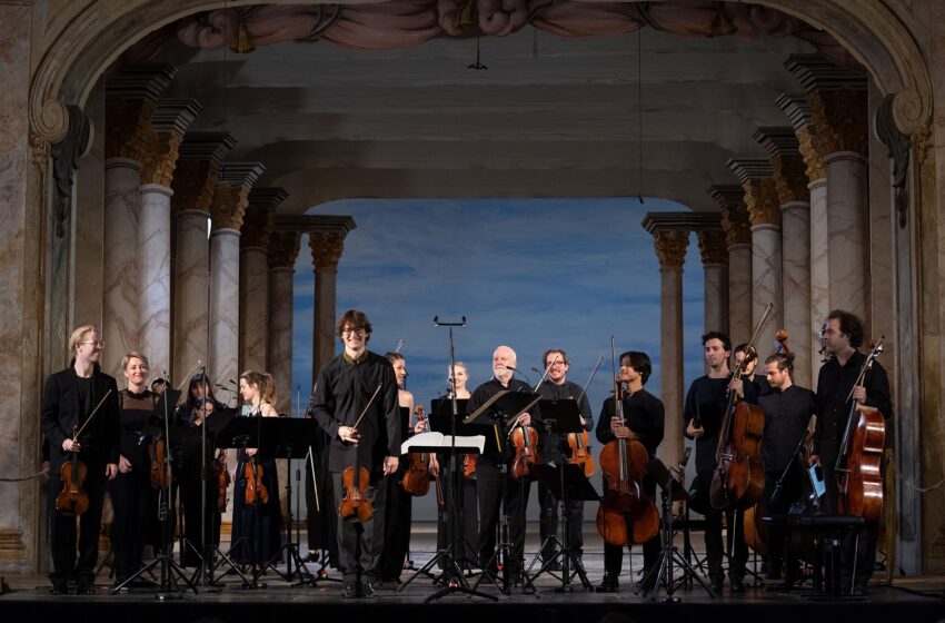  Į Klaipėdos koncertų salę atvyksta griežtas muzikines taisykles laužantis orkestras iš Švedijos „O/Modernt“