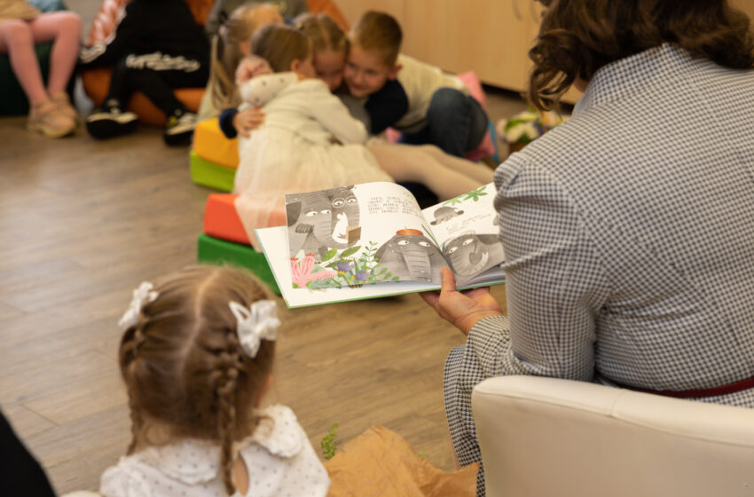  Kaip vaikams ir paaugliams padėti pamilti knygas: ekspertai dalijasi patarimais