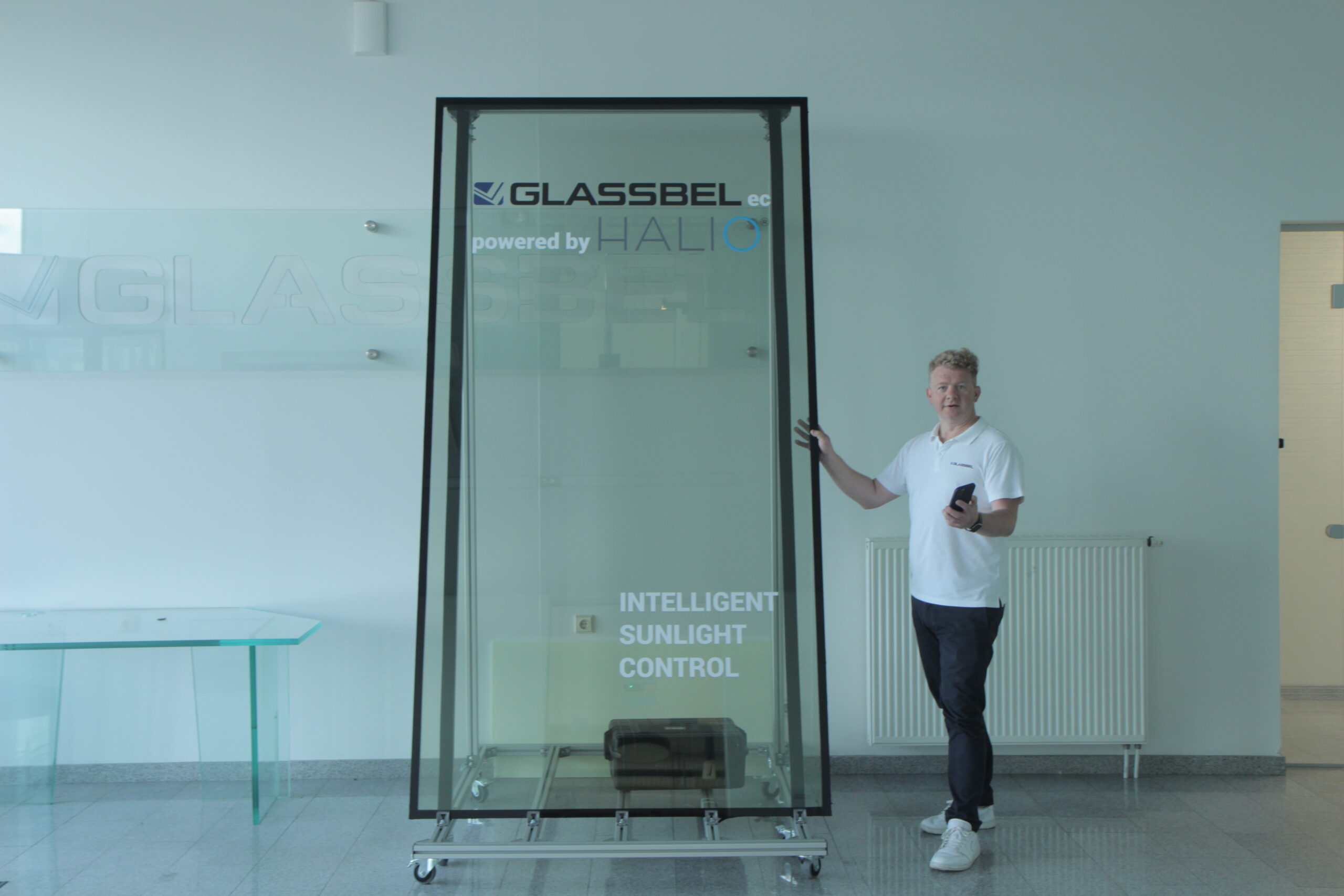 “Glassbel” from Klaipėda will cooperate with the US manufacturer of smart glass technology