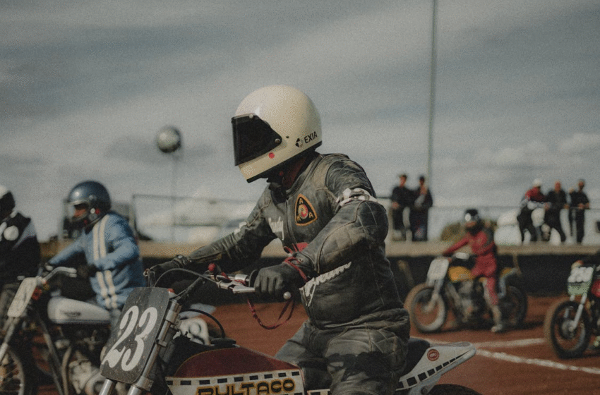  Vasarinė moto apranga. Ar Lietuvoje verta ją pirkti?