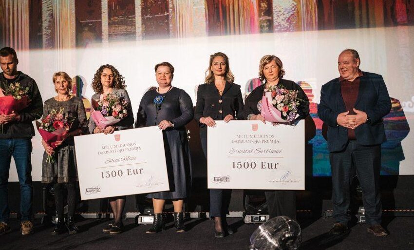  Įteiktos Metų medicinos darbuotojo premijos