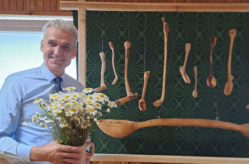  Rimanto Balsio medžio drožinių paroda „Tašau i tėik“,  arba Kas slypi po penkiais šaukštais
