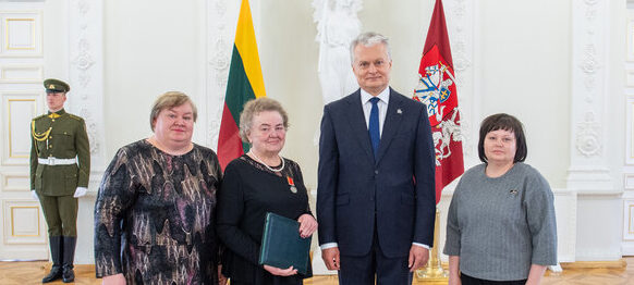  Prezidento apdovanotai kretingališkei didžiausia dovana – 5 dukros