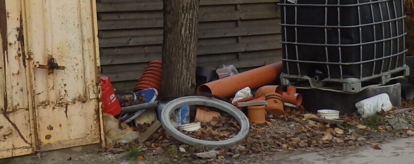  Gėlių gatvėje dirbę statybininkai paliko netvarką