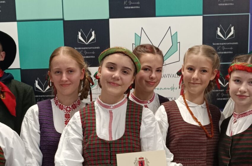 „Kranto“ progimnazijos žemaitiška kompozicija sužavėjo komisiją