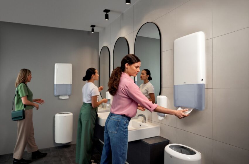  „Tork“ teikia įrankius ir paramą viešųjų WC patalpų transformacijai, siekiant padėti įmonėms atskleisti jų tikrąjį potencialą