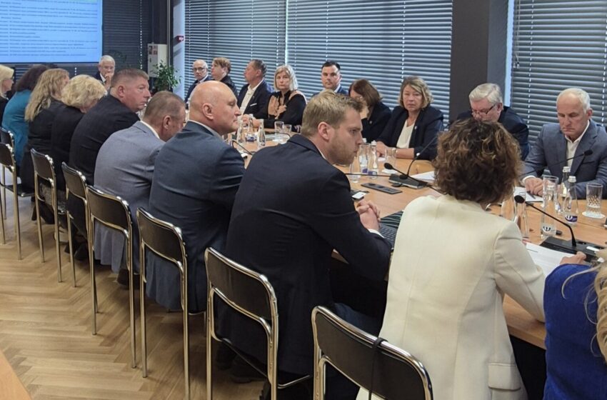  30 puslapių Gargždų sporto centro įkainių – politinė gimnastika be pabaigos