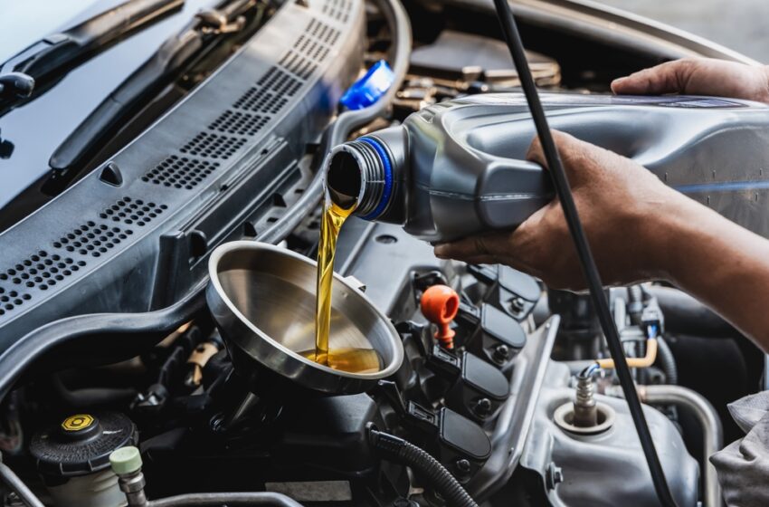  Atsako ekspertai: kada laikas keisti automobilio tepalus?