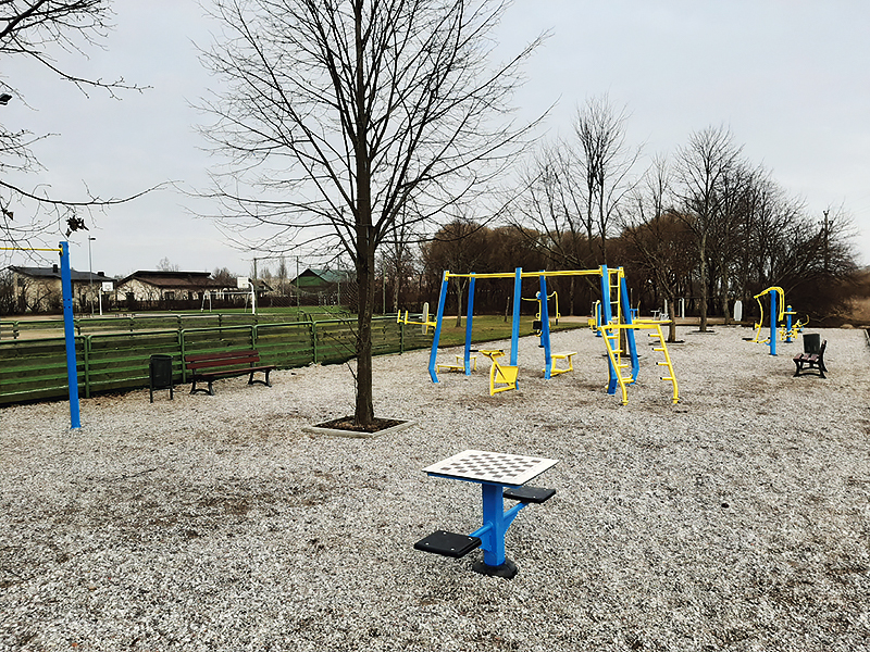 Nenaudojamoje teritorijoje prie Vydmantų gimnazijos įrengta nauja aktyvaus laisvalaikio ir poilsio zona.