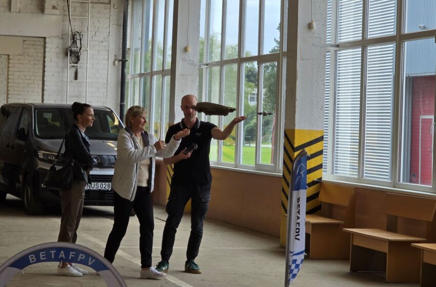  Plungėje atidarytas „Airtech“ dronų valdymo mokymų centras: vaikus ir suaugusiuosius kviečia registruotis į užsiėmimus