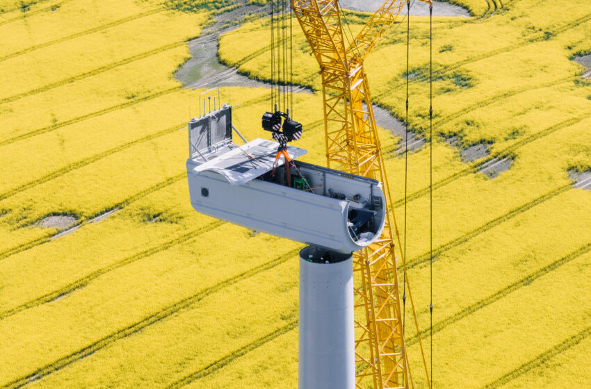  „Ignitis renewables“ statomame didžiausiame Baltijos šalyse vėjo parke iškilo pirmoji elektrinė